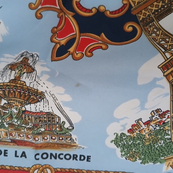 Paris Themed Silk Scarf Roger L. Paris Elegant Souvenir Paris Landmarks 20 x 20 - Picture 6 of 12